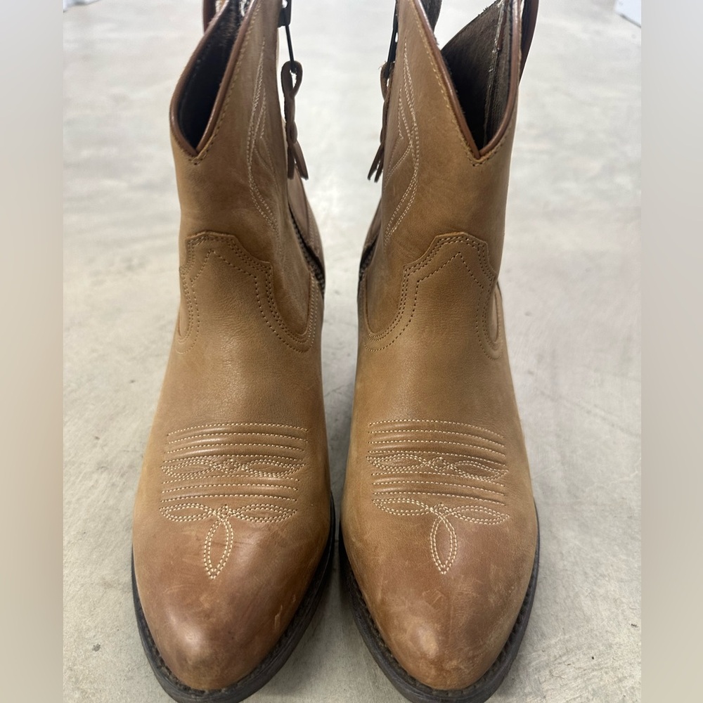 Ariat “Darlin” Booties